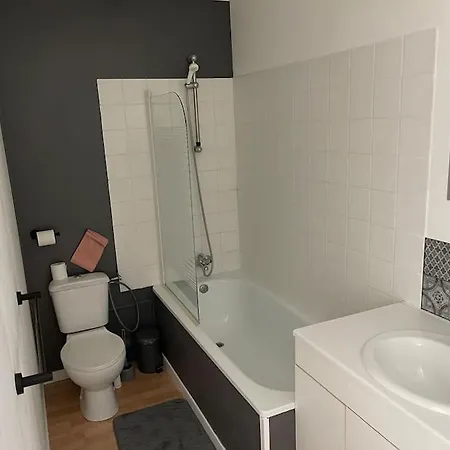 Le Des Jonquilles Up To 12 People 6 Bedrooms 펜션 *