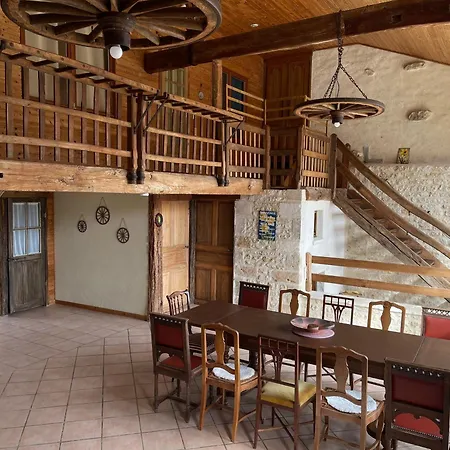 Le Des Jonquilles Up To 12 People 6 Bedrooms 펜션 *