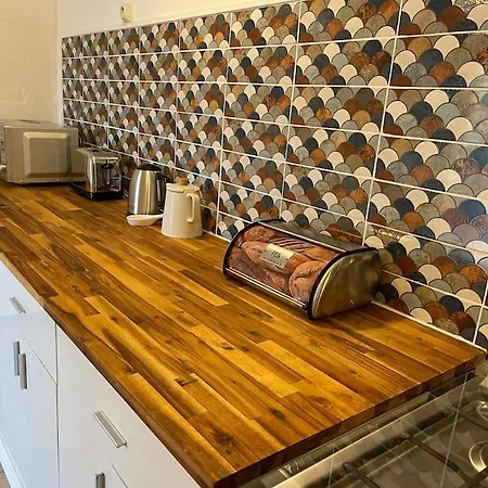 Le Des Jonquilles Up To 12 People 6 Bedrooms Melleran