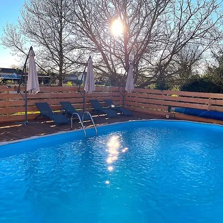 Le Des Jonquilles Up To 12 People 6 Bedrooms 펜션 *