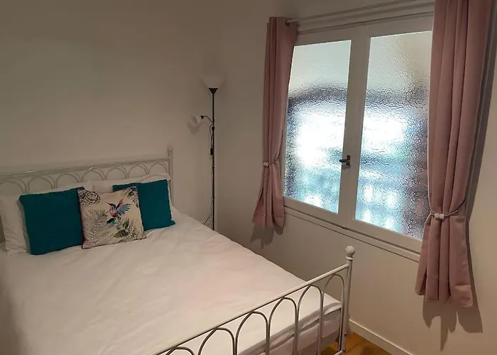 Le Des Jonquilles Up To 12 People 6 Bedrooms Melleran