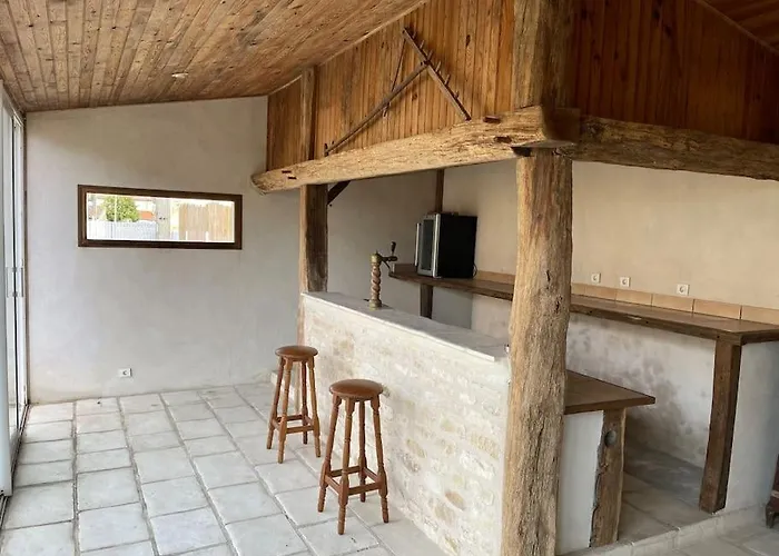 Le Des Jonquilles Up To 12 People 6 Bedrooms Дом отдыха