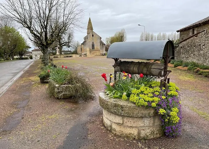 Le Des Jonquilles Up To 12 People 6 Bedrooms Дом отдыха Melleran